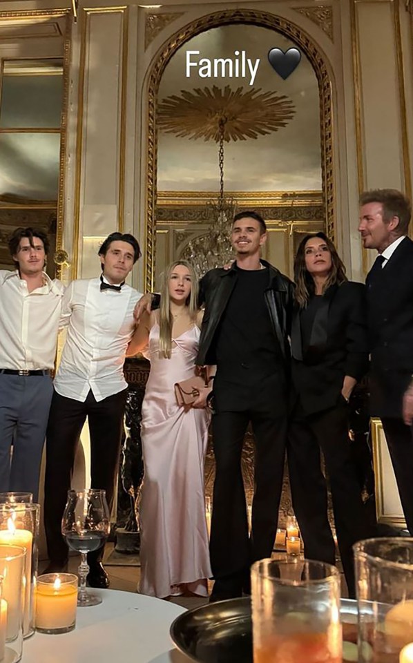 Hai con trai của Beckham chế giễu chị dâu, ngầm 