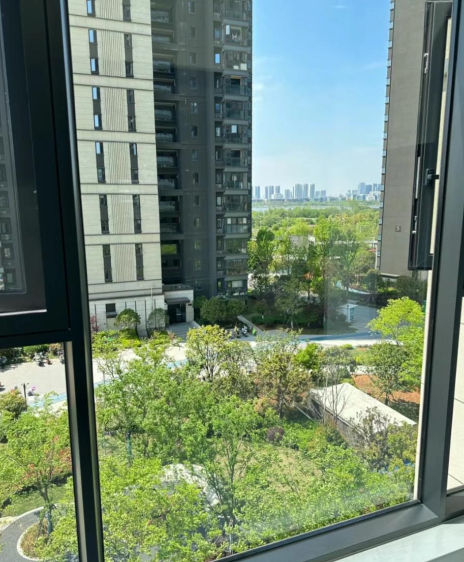 Từ 28 xuống 6: Chỉ sau một lần đổi tầng, tôi mới hiểu sống ở tầng cao hay thấp khác nhau nhiều đến thế nào!- Ảnh 2.