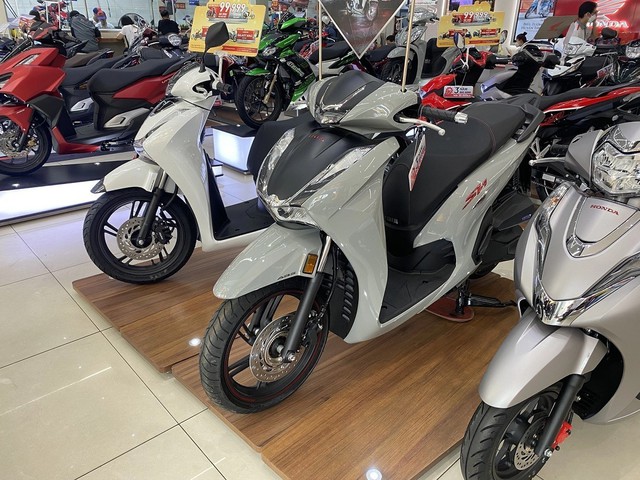 Bảng giá xe máy Honda SH mới nhất tháng 5/2025: Nhiều mẫu giảm tiền triệu- Ảnh 1.