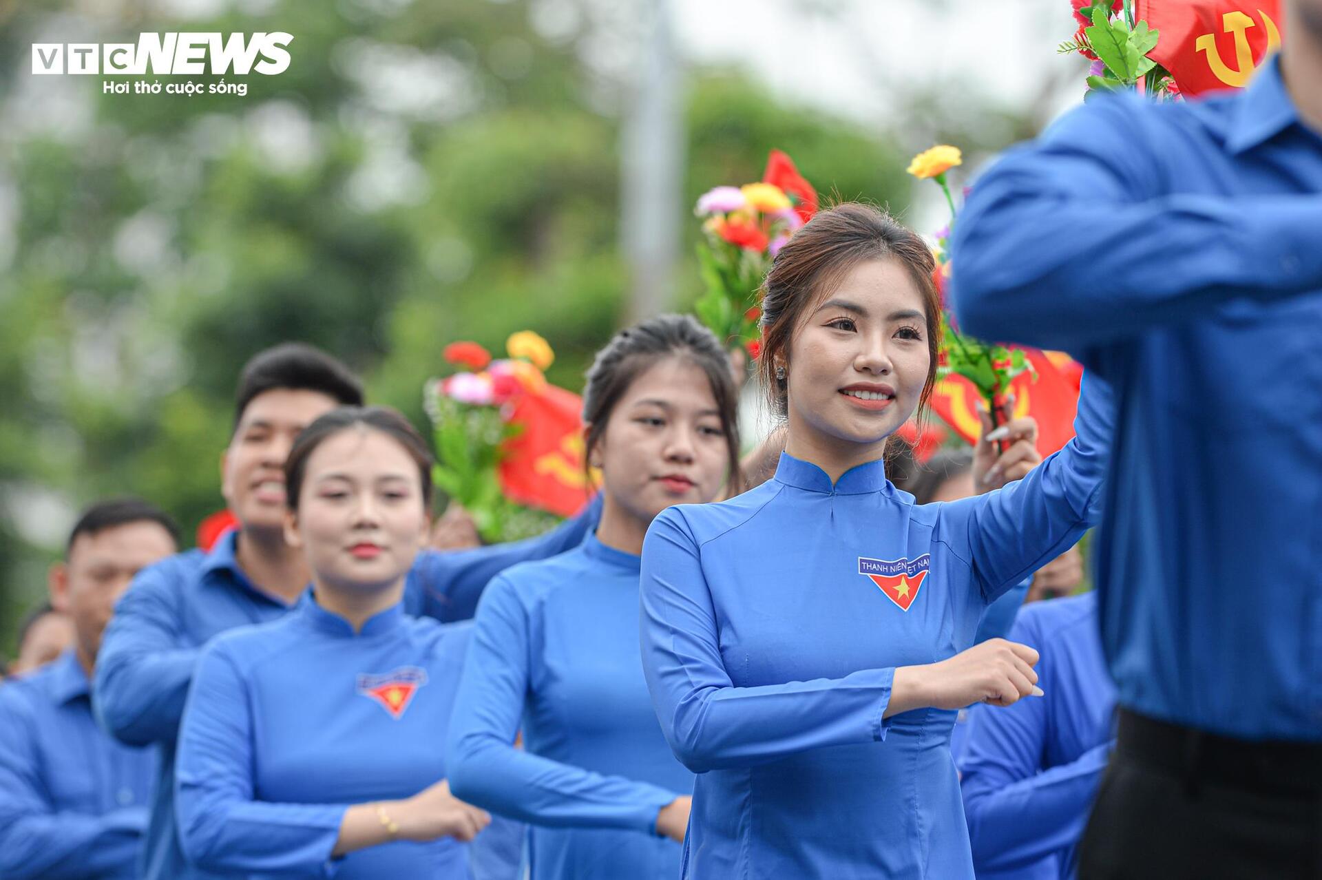 Xem lễ duyệt đội ngũ, diễu hành quần chúng kỷ niệm 70 năm giải phóng Hải Phòng- Ảnh 18.