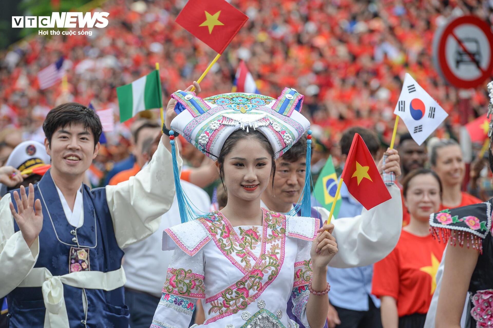 Dàn mô tô 'khủng' tham gia diễu hành, mừng 70 năm Giải phóng Hải Phòng- Ảnh 17.