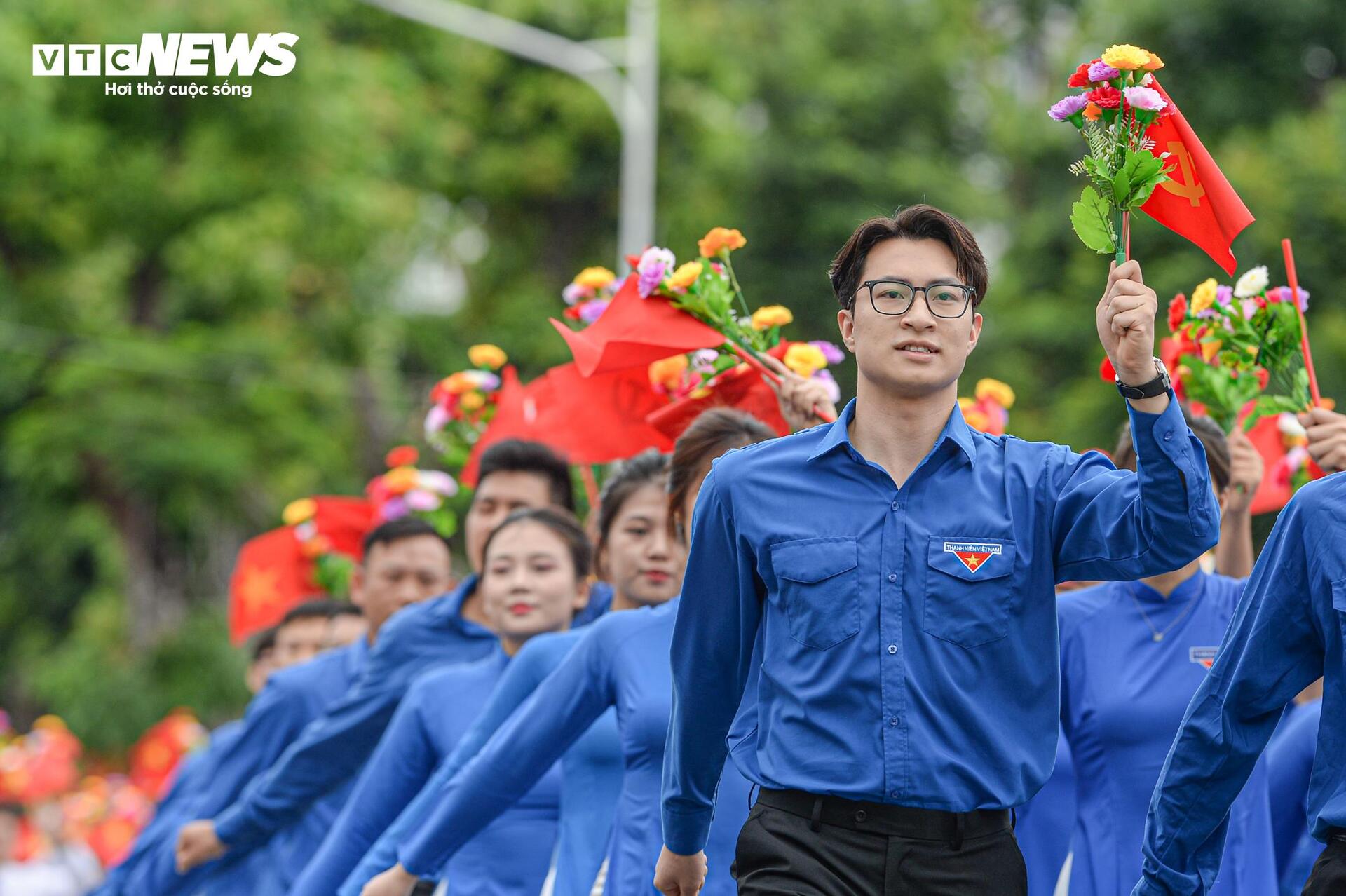 Xem lễ duyệt đội ngũ, diễu hành quần chúng kỷ niệm 70 năm giải phóng Hải Phòng- Ảnh 17.