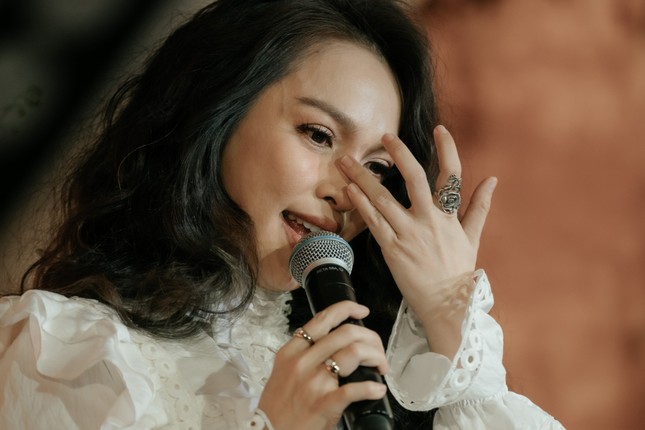 Hiền Thục khóc nấc khi nhắc tới anh trai qua đời vì tai nạn giao thông- Ảnh 3.
