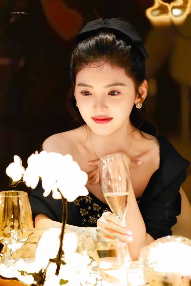 Chương Nhược Nam và Vương Hạc Đệ cùng dự event mà cứ ngỡ công chúa, hoàng tử- Ảnh 7.