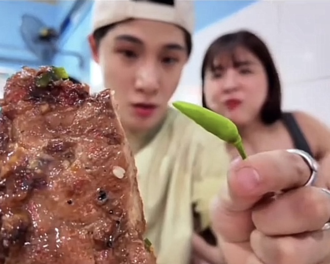 Khách Tây đổ mồ hôi, rơi nước mắt vì một loại quả “nhỏ mà có võ” ở Việt Nam- Ảnh 3.