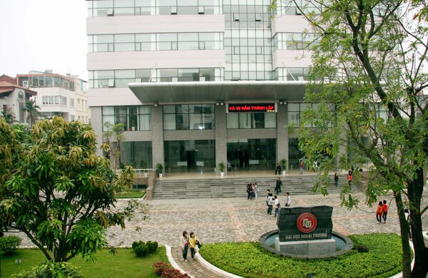 Trong một vũ trụ khác: Nếu Ngoại thương thực sự "biến" thành "Harvard Chùa Láng"?- Ảnh 3.