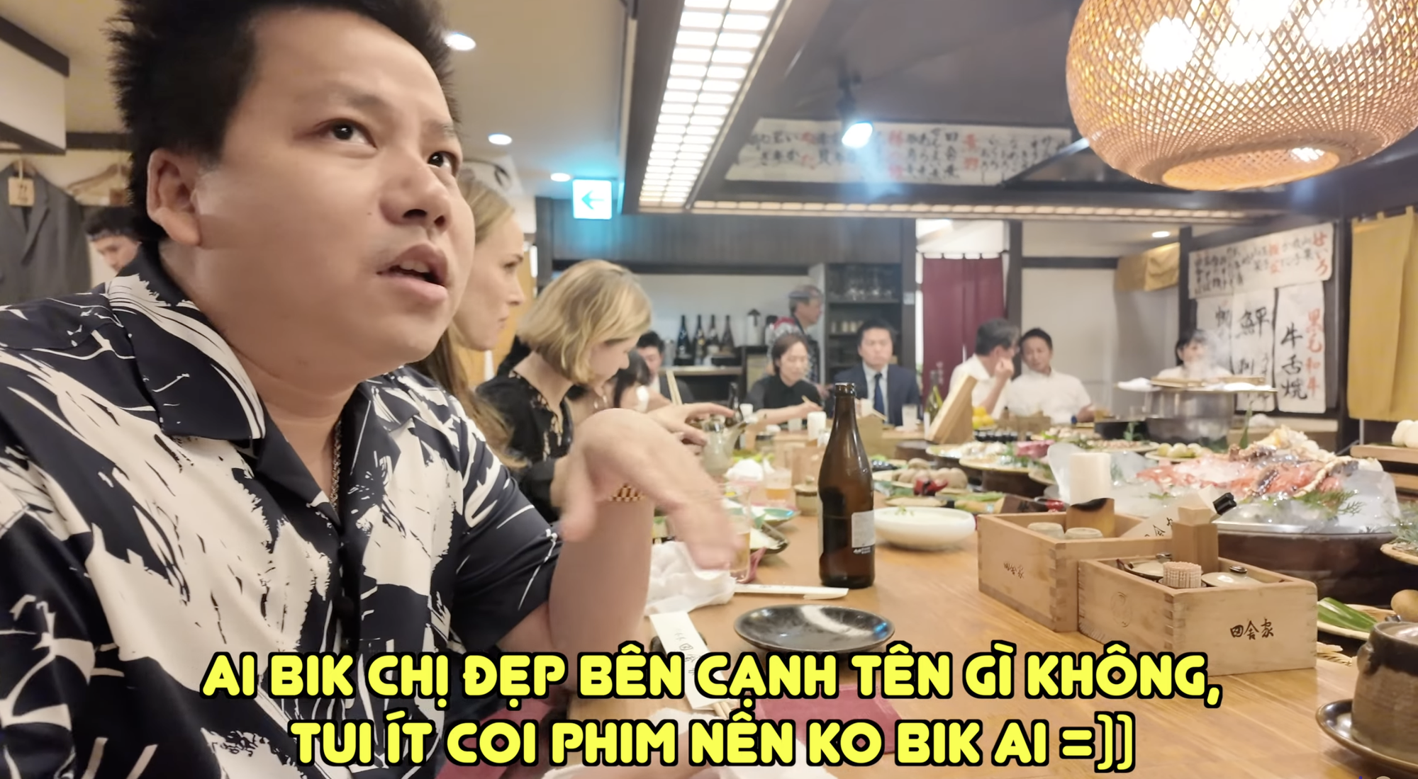 Khoa Pug sốc nặng khi lên Google tra tên người phụ nữ cứ nhìn mình trong quán ăn, hoang mang vì không nghĩ chuyện này lại xảy ra- Ảnh 2.