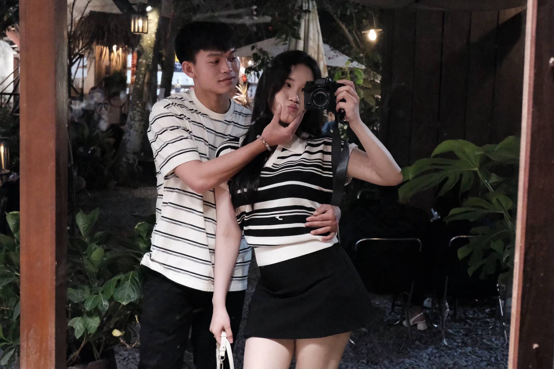 Loạt ảnh hẹn hò tình tứ của Hồ Văn Cường với hotgirl Nghệ An- Ảnh 5.