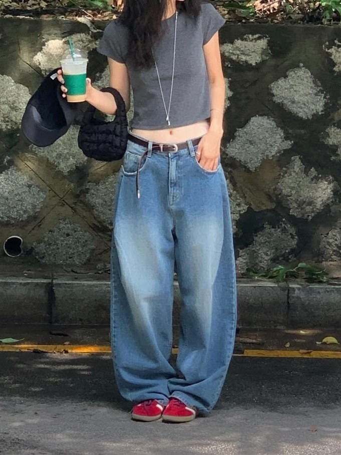 2025 ai cũng có một chiếc barrel jeans trong tủ!- Ảnh 6. 2025 ai cũng có một chiếc barrel jeans trong tủ!- Ảnh 6.