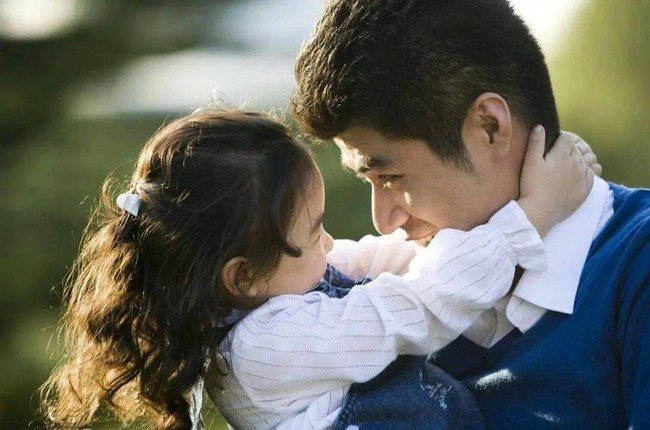 Người cha vô tình tạo vết thương lòng: 3 thói quen khiến con gái chọn nhầm người tệ bạc sau này- Ảnh 2.