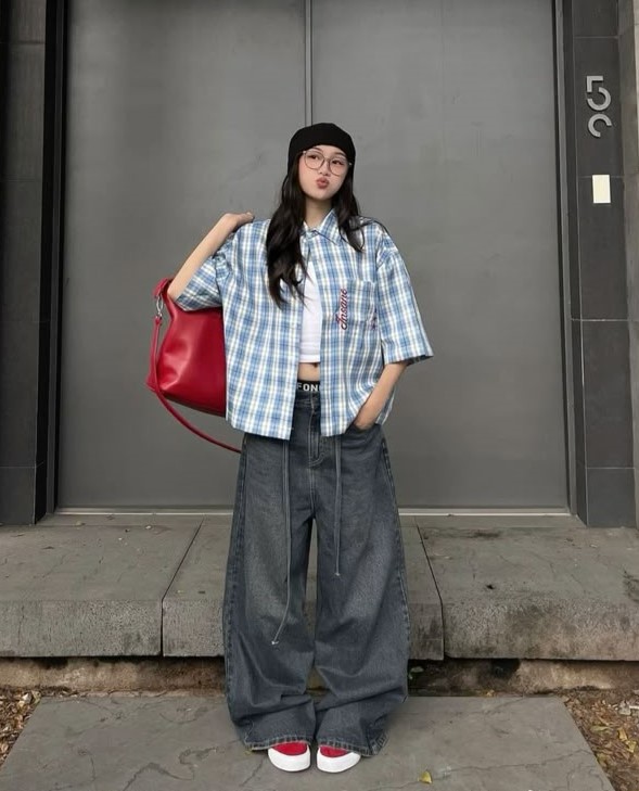 2025 ai cũng có một chiếc barrel jeans trong tủ!- Ảnh 2. 2025 ai cũng có một chiếc barrel jeans trong tủ!- Ảnh 2.