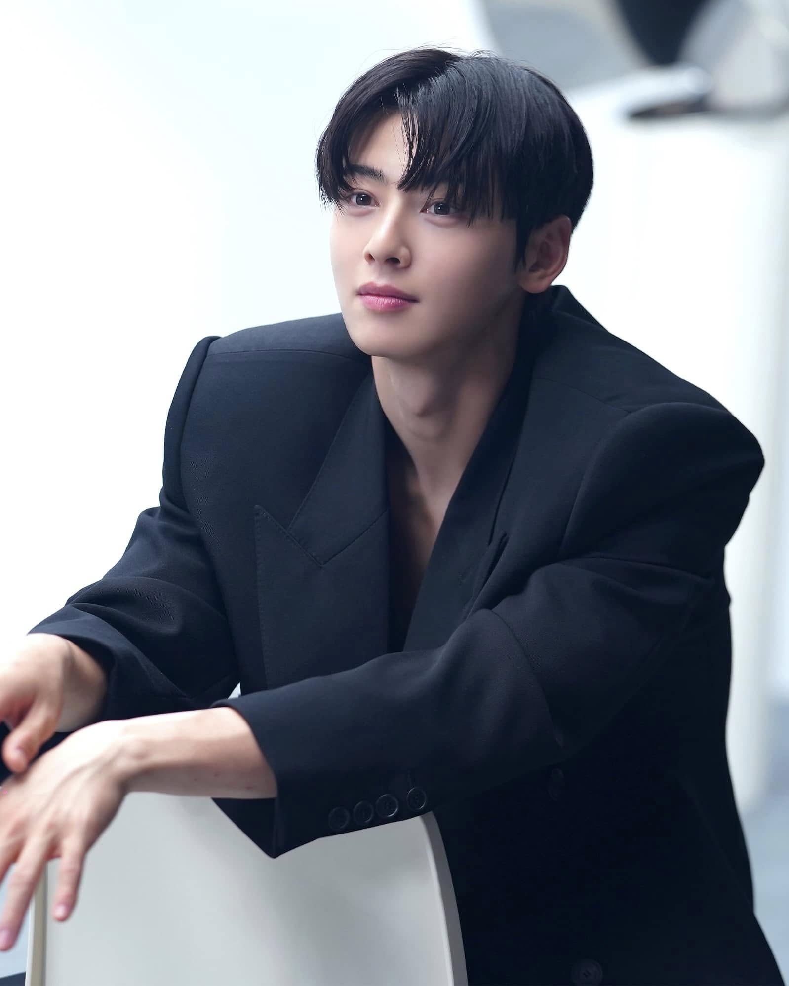 Mỹ nam đẹp nhất Kpop bị chê bai năng lực kém cỏi, sử dụng đặc quyền để tham gia ban nhạc quân đội- Ảnh 7.