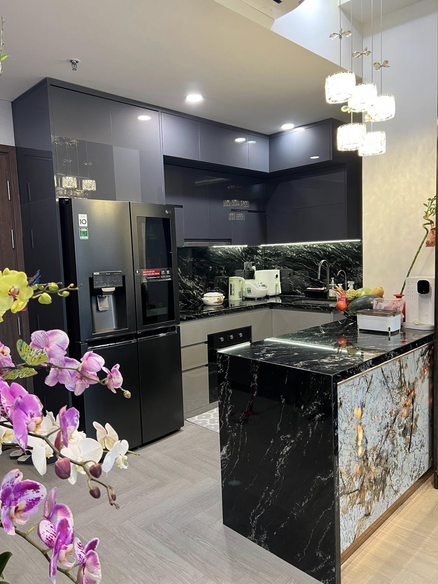 Căn hộ 80m² của gia đình trẻ ở Hà Nội: Nơi từng góc nhỏ được thiết kế để bình yên hiện diện- Ảnh 3.