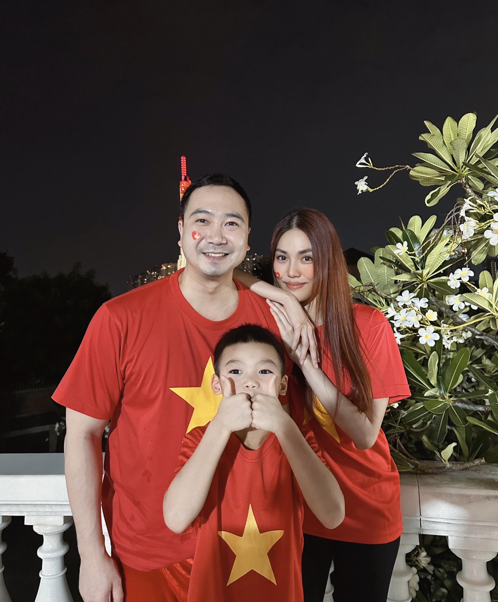 Siêu mẫu Việt là cháu gái hiệu trưởng, làm dâu gia tộc giàu có: Con sinh ra "ngậm thìa vàng" nhưng vẫn được dạy hay thế này- Ảnh 2.