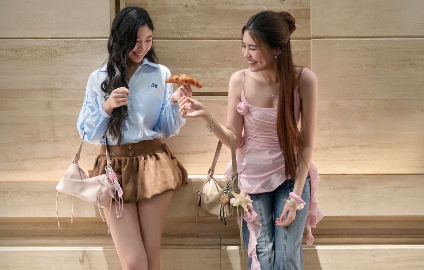 Hai con gái Quyền Linh lộ diện sau ồn ào của bố, thái độ gây chú ý- Ảnh 1.