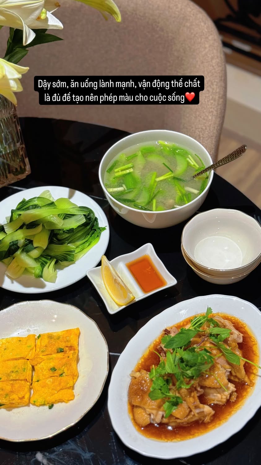 Ở cữ mà Mai Ngọc vẫn ăn uống theo kiểu này, người chê kỉ luật, khắt khe quá đà, người khen không tiếc lời- Ảnh 4.
