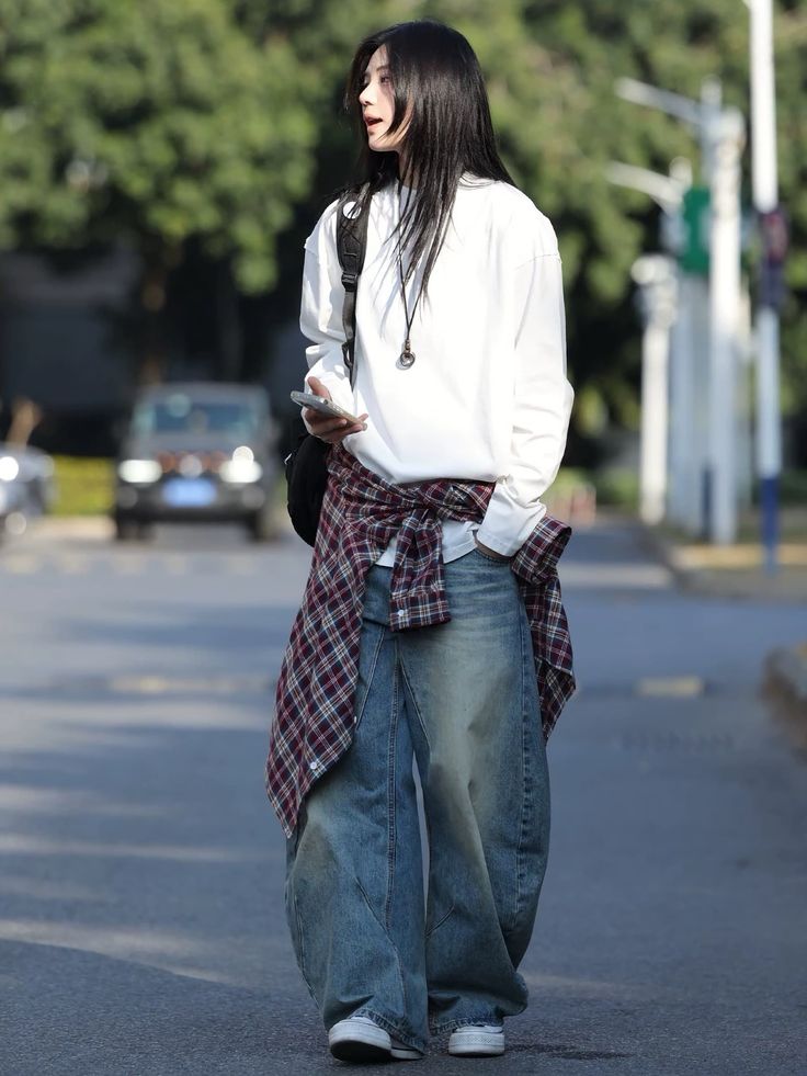 2025 ai cũng có một chiếc barrel jeans trong tủ!- Ảnh 5. 2025 ai cũng có một chiếc barrel jeans trong tủ!- Ảnh 5.