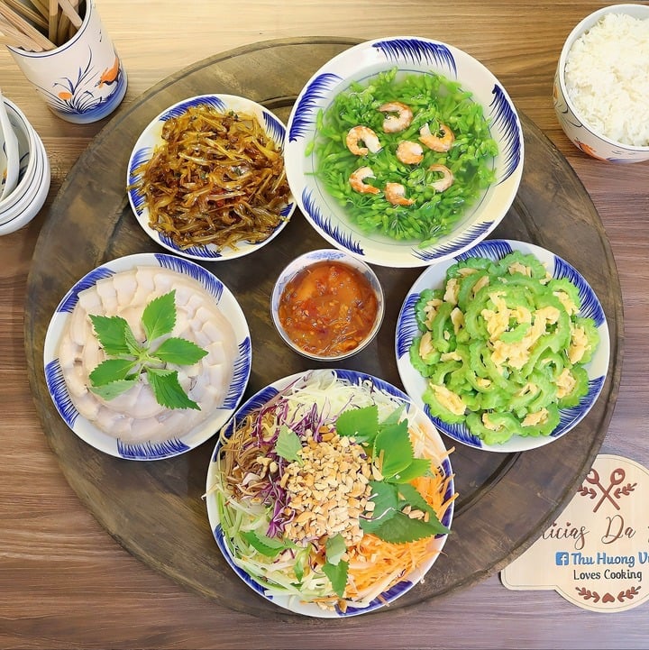 Mẹ đảm Hà Nội gợi ý 40 mâm cơm mùa hè vừa ngon vừa dễ làm- Ảnh 2.