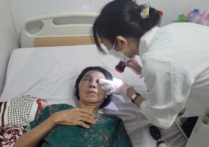 Lời kể rùng mình của đôi vợ chồng trong vụ sập đường dẫn cầu mới khánh thành tại Tây Ninh: "Tôi chỉ biết kêu cứu vì sợ bị chôn sống"- Ảnh 2.