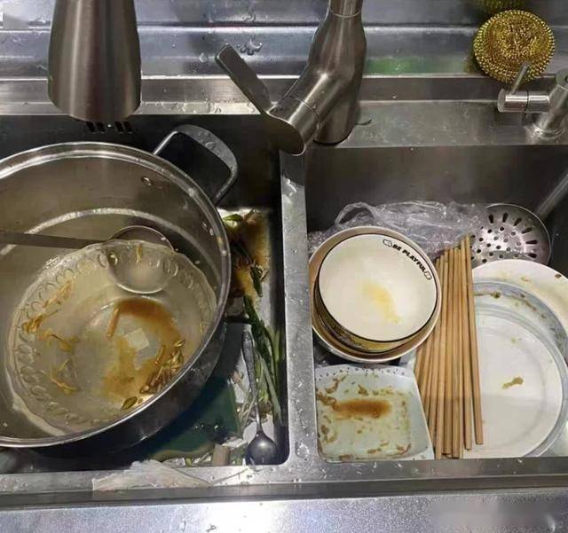 6 thói quen tưởng bình thường nhưng khiến bát đĩa càng rửa càng bẩn, cả nhà ăn "độc tố" mỗi ngày sớm muộn cũng ung thư- Ảnh 2.