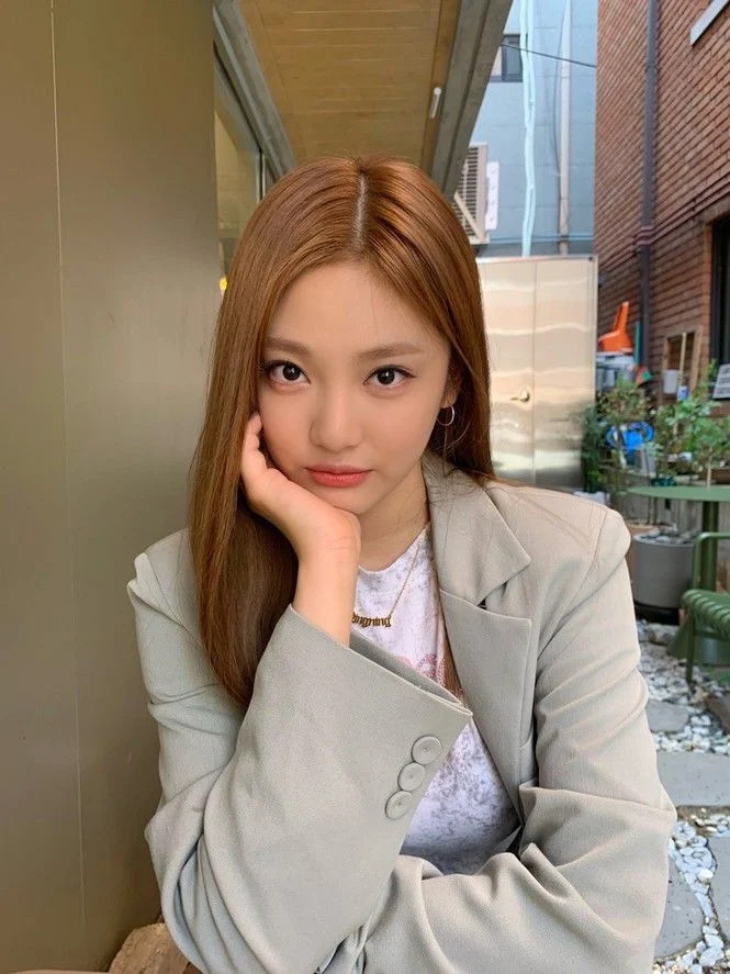 Nữ thần thế hệ mới dẫu xinh nhưng vẫn khiến fan bó tay vì màu tóc như “chưa có tiền nhuộm lại”- Ảnh 10.