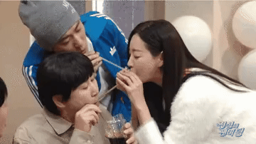 Vừa tái xuất sau 2 năm biến mất bí ẩn, tình tin đồn Song Joong Ki 