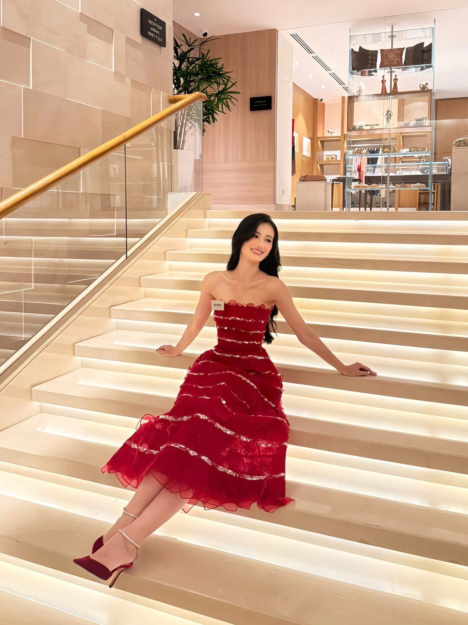 Nhan sắc Ý Nhi bùng nổ qua ống kính của Miss World New Zealand, chiếm luôn spotlight của chính chủ- Ảnh 7.