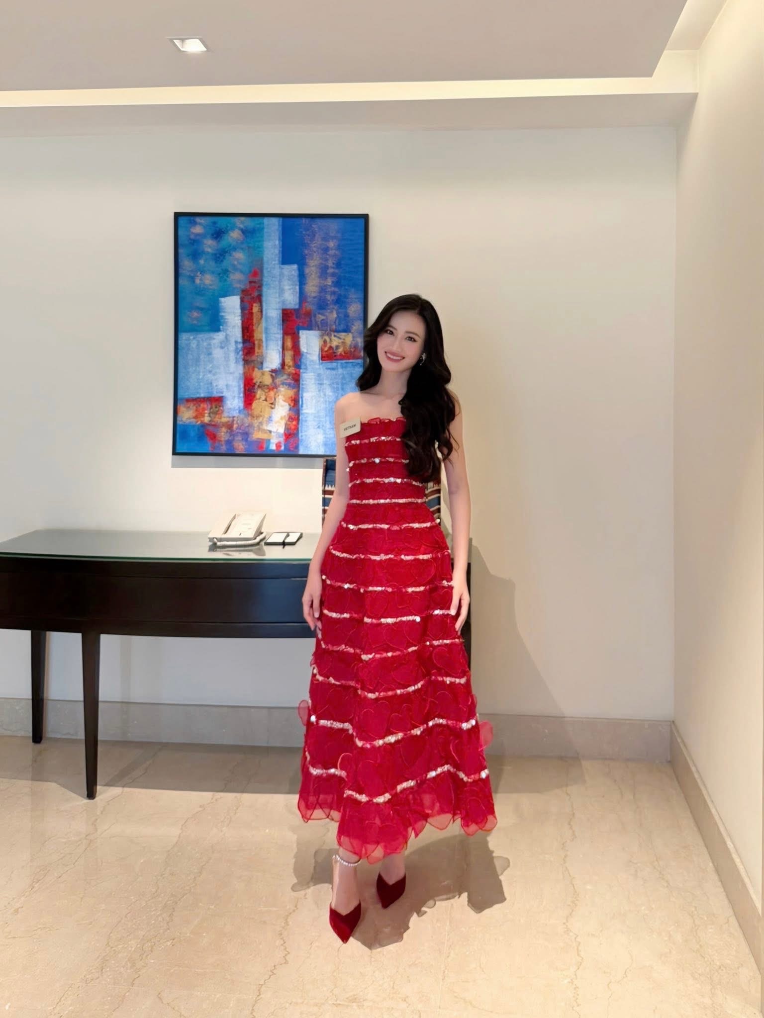Nhan sắc Ý Nhi bùng nổ qua ống kính của Miss World New Zealand, chiếm luôn spotlight của chính chủ- Ảnh 6.