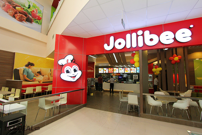 Cuộc chiến gà rán ở Việt Nam: Jollibee 'đe dọa' vị trí lớn nhất của Lotteria với 213 cửa hàng, báo lãi tăng 20% trong năm 2024- Ảnh 1.