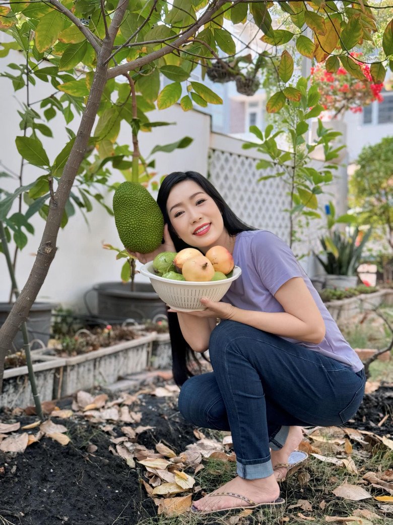 Nữ NSND là Phó chủ tịch Hội sân khấu, sở hữu biệt thự mặt tiền 3 tầng ở Quận 7, 54 tuổi đẹp như mới 30- Ảnh 7.