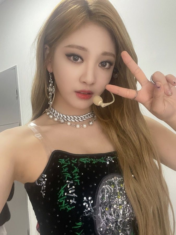 Nữ thần thế hệ mới dẫu xinh nhưng vẫn khiến fan bó tay vì màu tóc như “chưa có tiền nhuộm lại”- Ảnh 12.