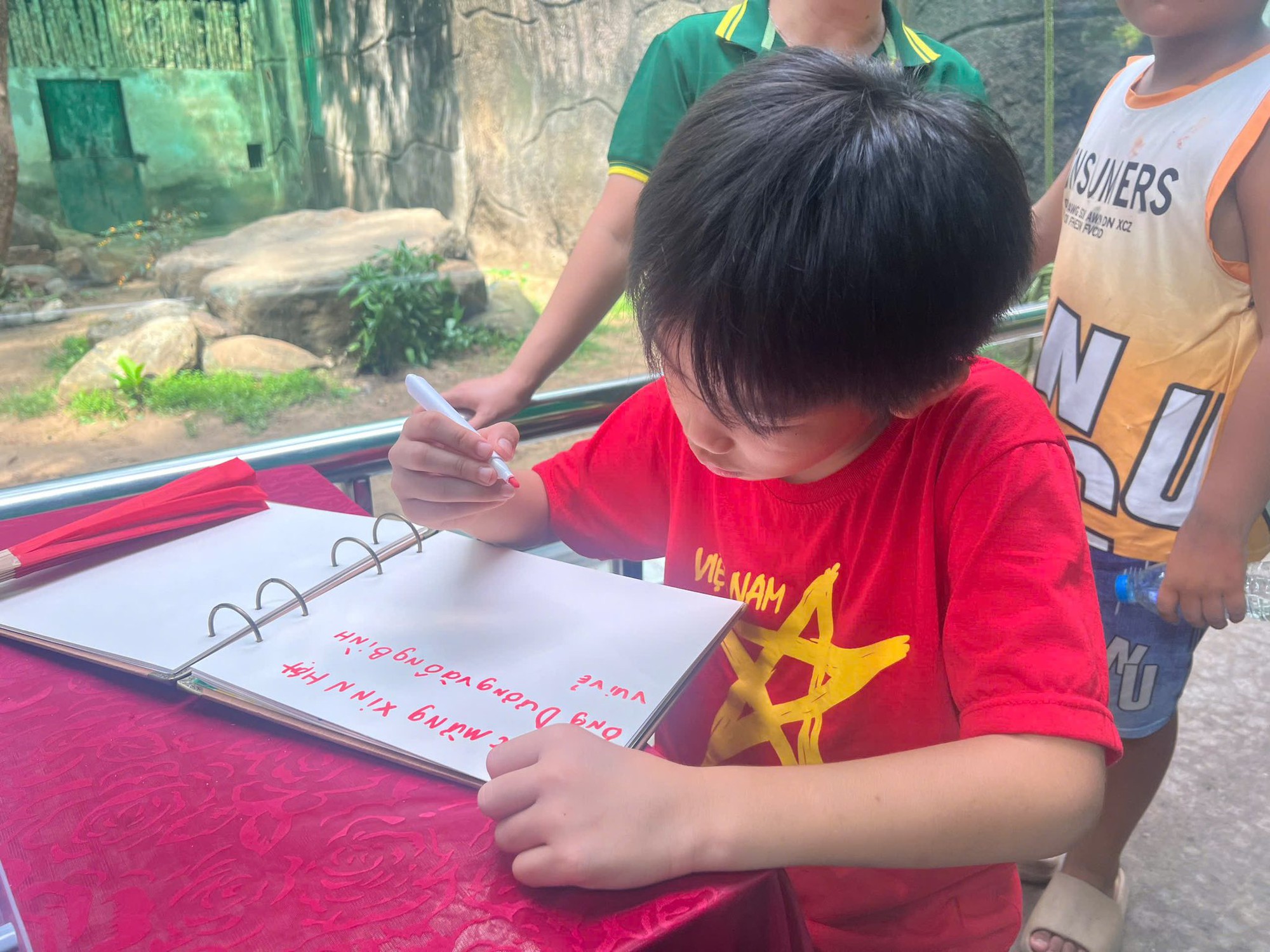Xúc động lễ chia tay "ông" hổ Tây ở Thảo Cầm Viên Sài Gòn- Ảnh 4.