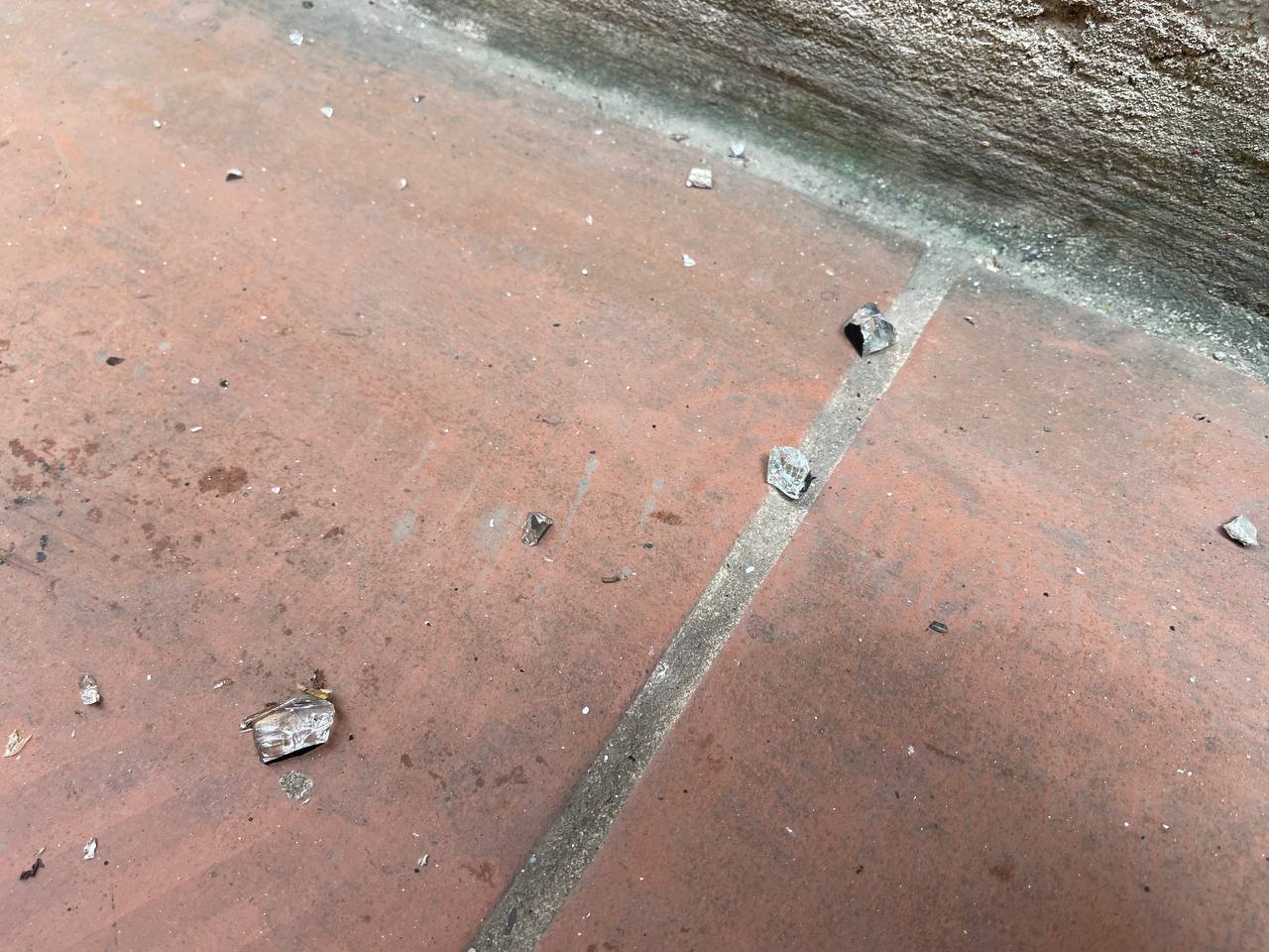 Nhân chứng kể lại vụ cháy nhà 7 tầng trong ngõ Triều Khúc: "Lửa bốc lên ngùn ngụt kèm theo những tiếng nổ và mảnh kính văng tung tóe"- Ảnh 4.