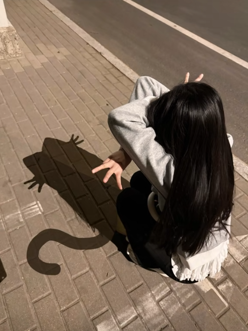 Giải mã cơn sốt bóng đen con mèo - “kitten shadow”: Người nổi tiếng rủ nhau đu trend, đã có bức ảnh triệu like- Ảnh 8.