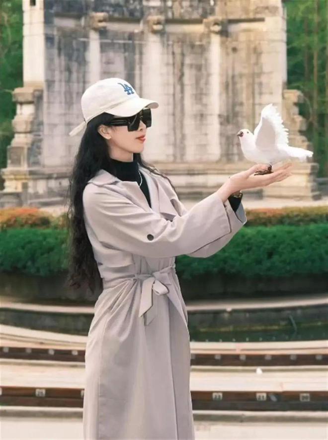 Người đẹp bị bỏng khi biểu diễn múa "váy lửa"- Ảnh 3.