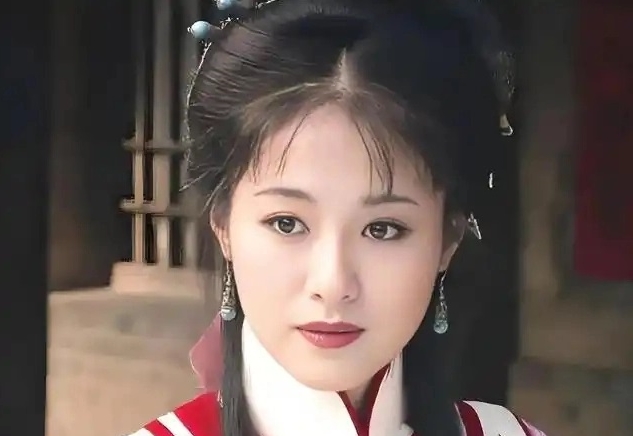 Mỹ nhân phải thay tên đổi họ vì Triệu Vy, bị đạo diễn tát mới biết bạn trai phản bội- Ảnh 4. Mỹ nhân phải thay tên đổi họ vì Triệu Vy, bị đạo diễn tát mới biết bạn trai phản bội- Ảnh 4.