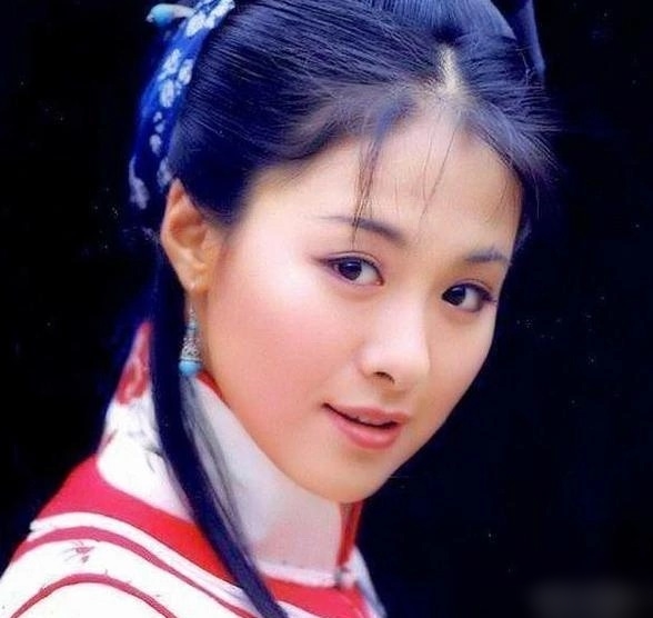 Mỹ nhân phải thay tên đổi họ vì Triệu Vy, bị đạo diễn tát mới biết bạn trai phản bội- Ảnh 7. Mỹ nhân phải thay tên đổi họ vì Triệu Vy, bị đạo diễn tát mới biết bạn trai phản bội- Ảnh 7.