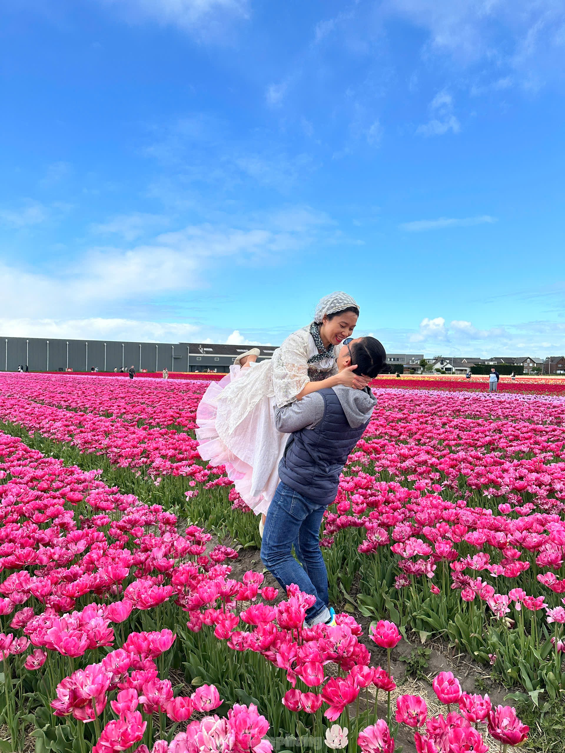 Người Việt lạc lối giữa cánh đồng hoa tulip như cổ tích ở Hà Lan- Ảnh 17.