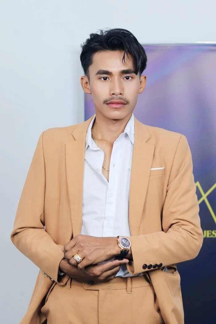 "Dao kéo" cả gương mặt chưa đủ, chàng trai hot nhất Nam vương Campuchia tiếp tục phẫu thuật đôi mắt "thương hiệu"?- Ảnh 1.