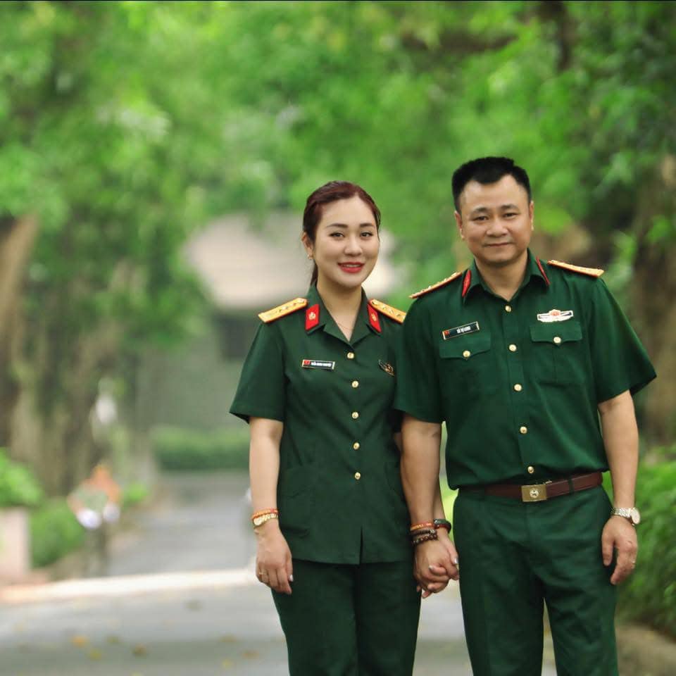Chân dung người phụ nữ của nam Đại tá là NSND, Giám đốc Nhà hát Chèo Quân đội- Ảnh 2. Chân dung người phụ nữ của nam Đại tá là NSND, Giám đốc Nhà hát Chèo Quân đội- Ảnh 2.