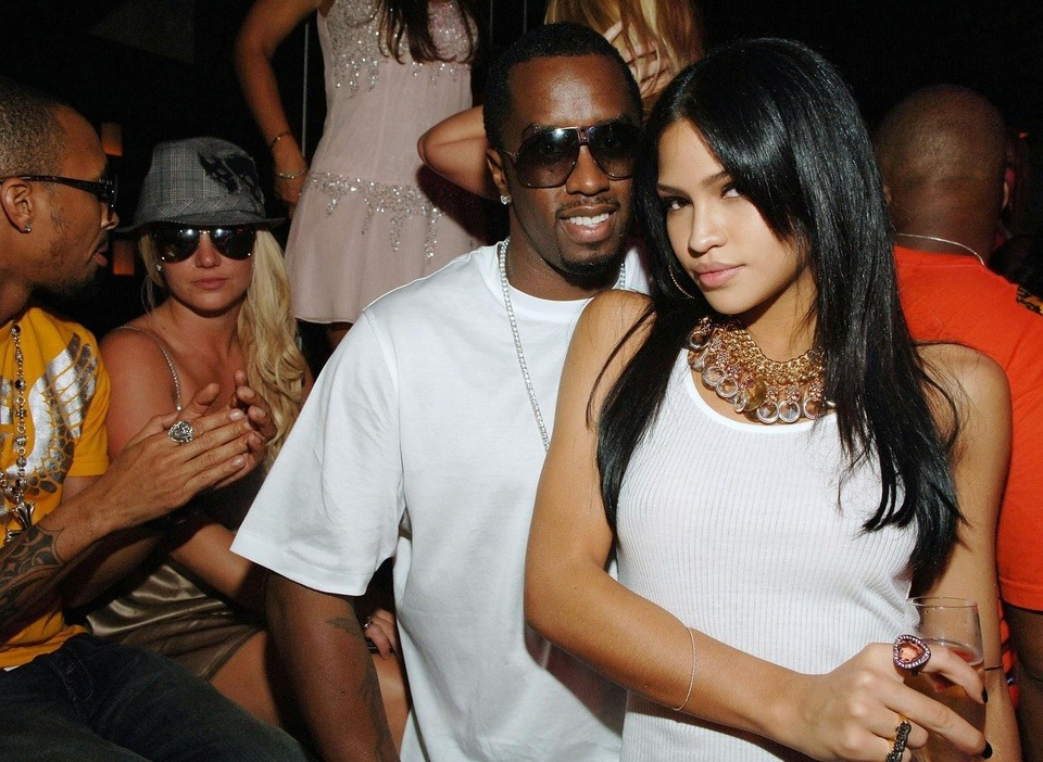 Nóng nhất hôm nay: Diddy bị đưa ra xét xử, lời khai về trò biến thái của ông trùm với bạn gái cũ gây sốc- Ảnh 5.