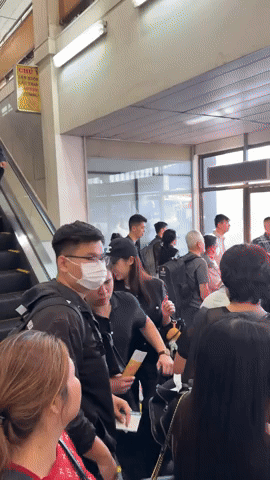 Cam thường check Đỗ Mỹ Linh cùng Chủ tịch Hà Nội FC ở sân bay gây sốt: Mặt mộc đầy khí chất 