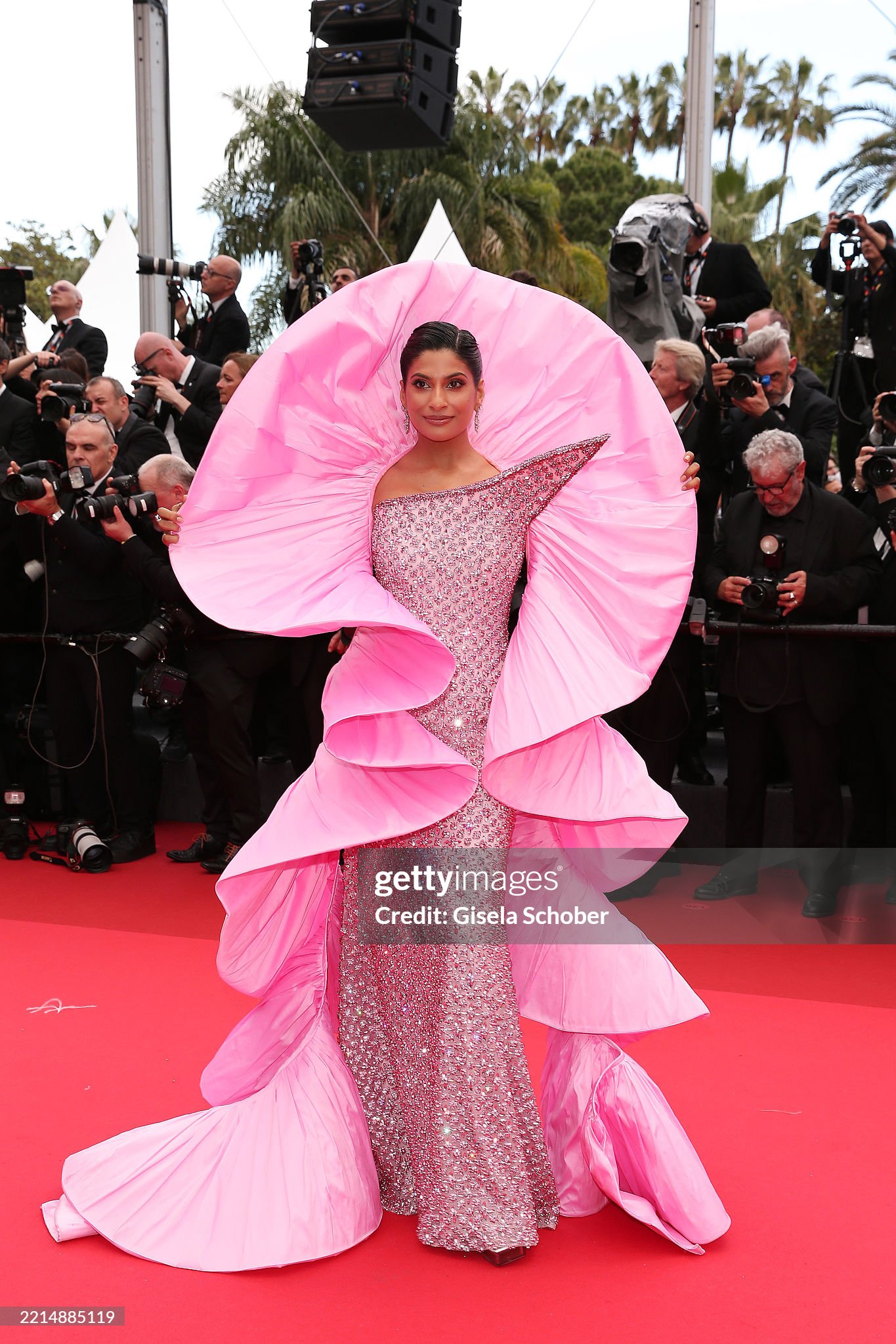 Thảm đỏ khai mạc LHP Cannes 2025: Heidi Klum xứng danh 