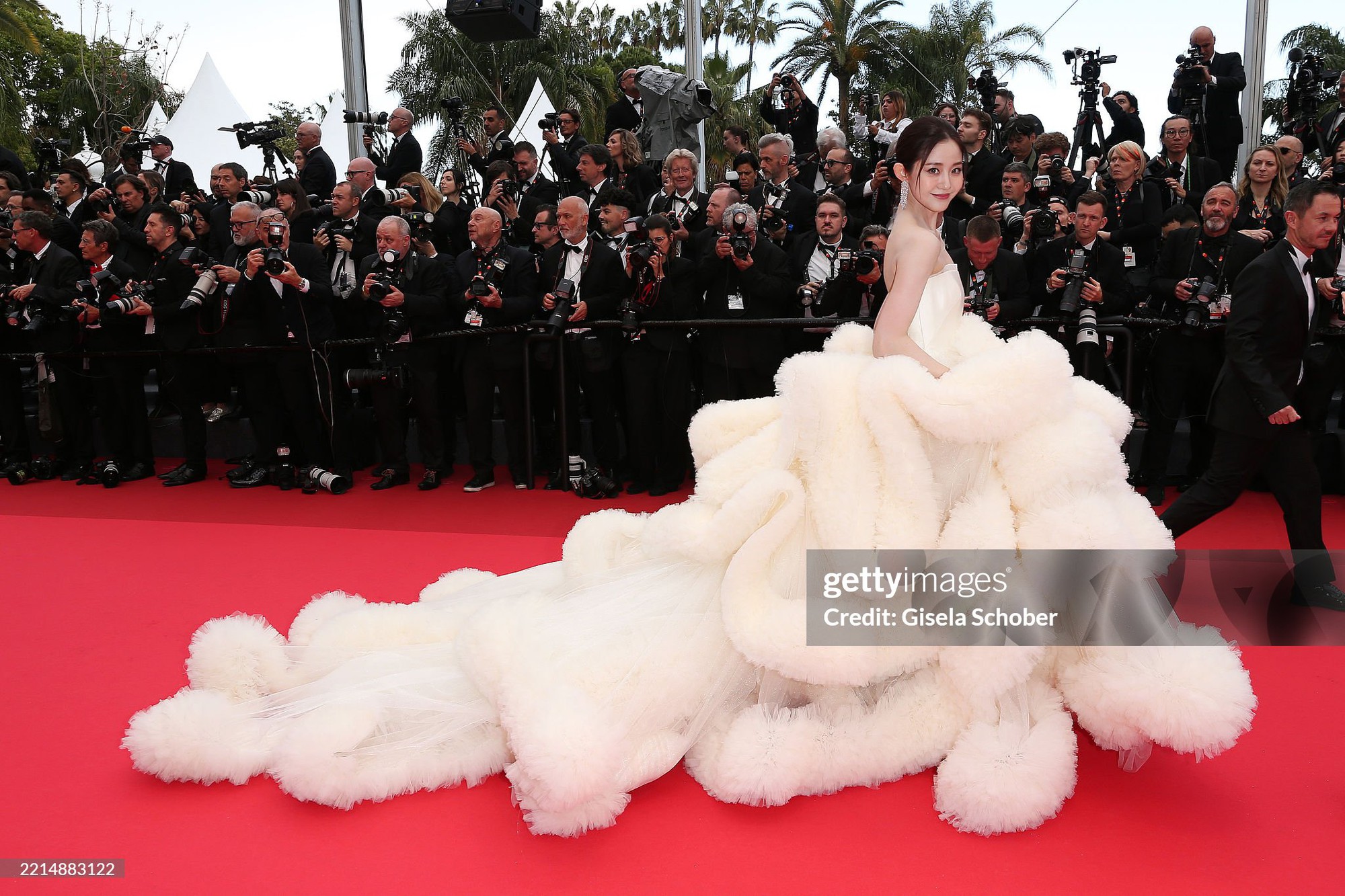 Thảm đỏ khai mạc LHP Cannes 2025: Heidi Klum xứng danh 