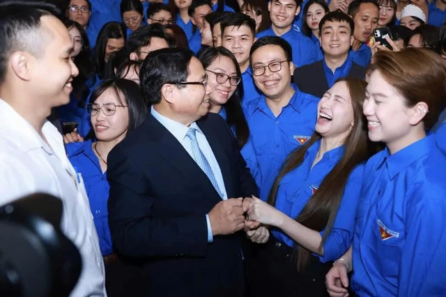 Hòa Minzy được tuyên dương Thanh niên tiên tiến làm theo lời Bác- Ảnh 2.