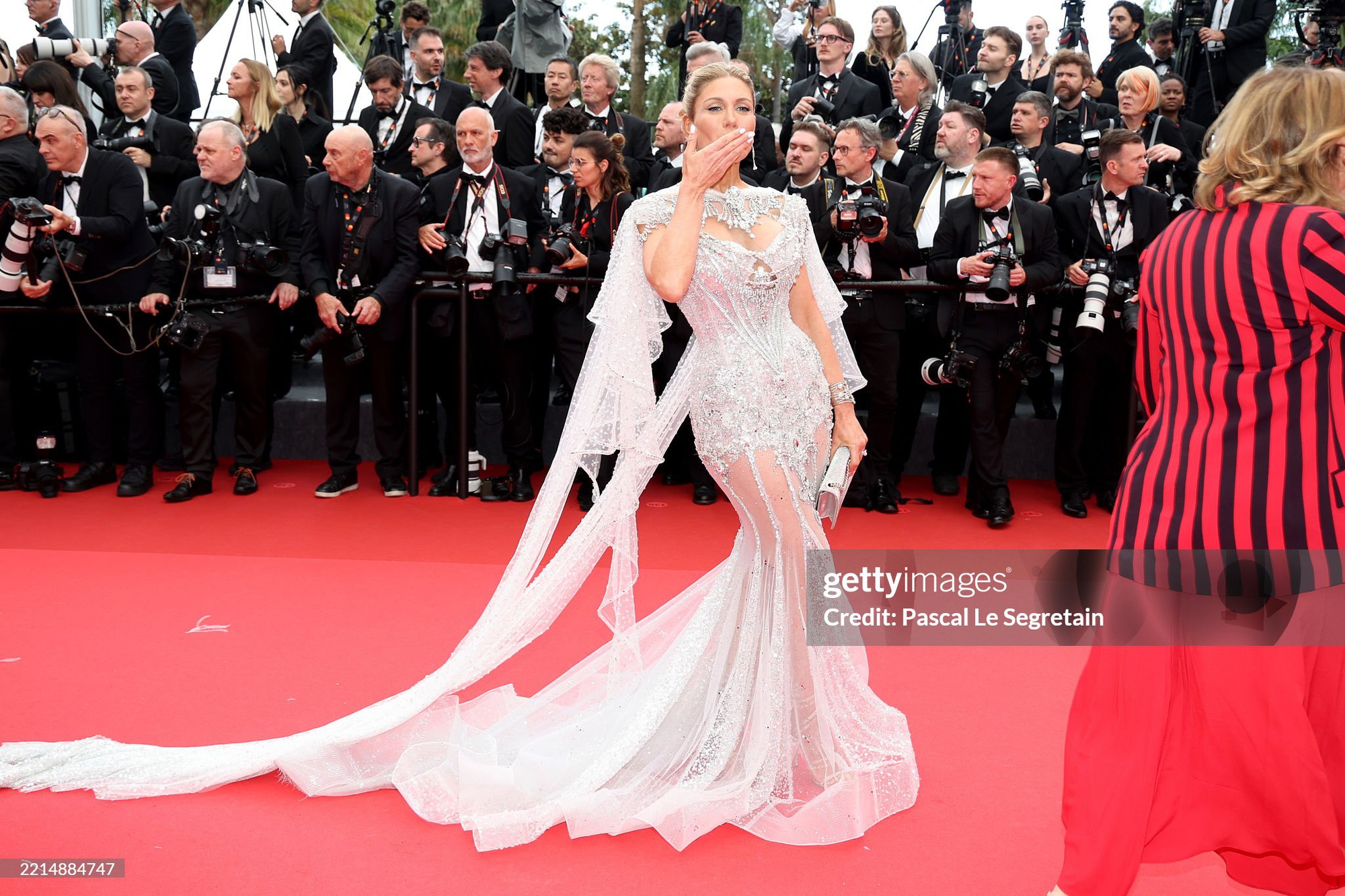 Thảm đỏ khai mạc LHP Cannes 2025: Heidi Klum xứng danh 