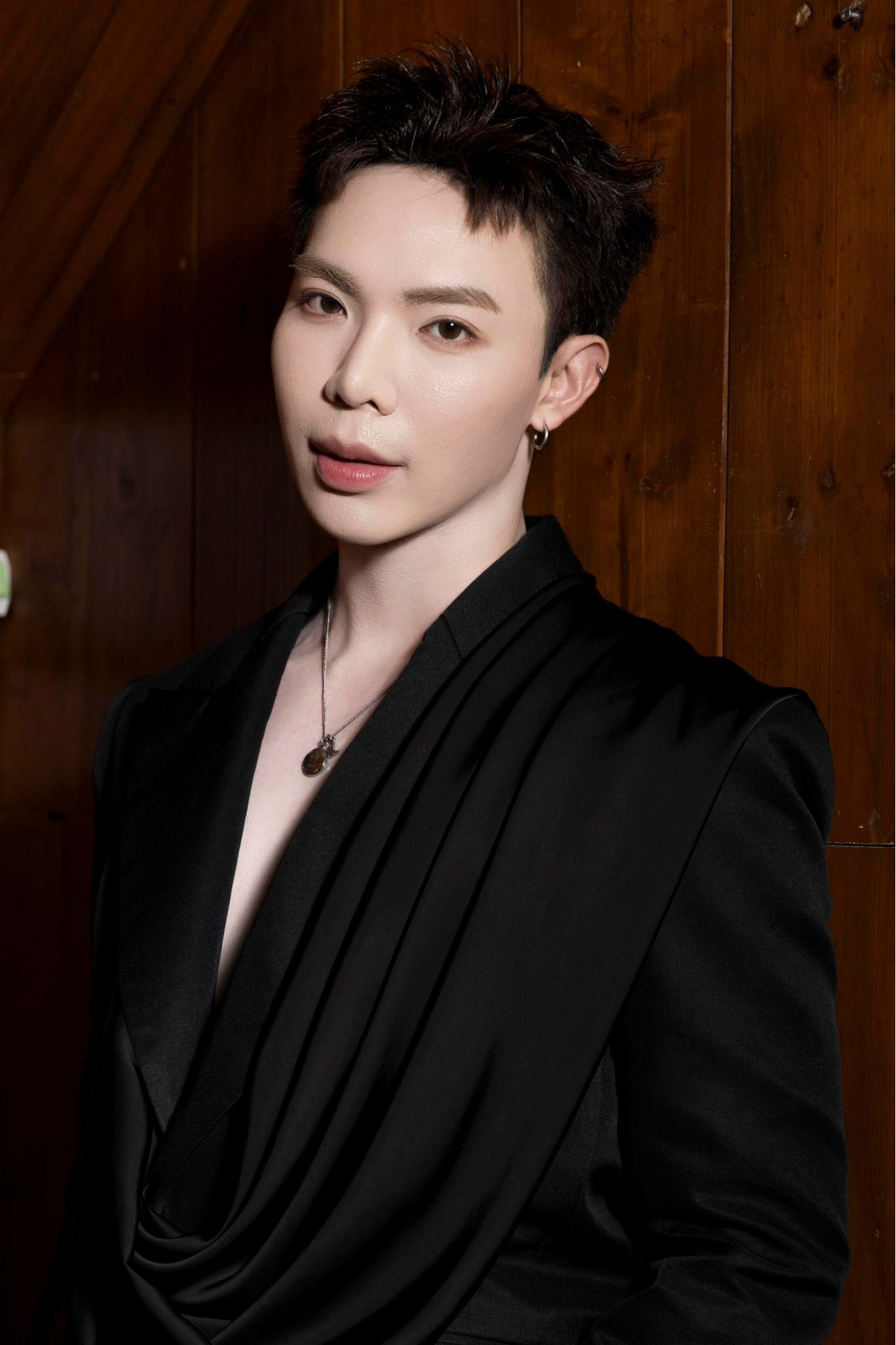 Nữ ca sĩ comeback sau 3 năm ở ẩn bị bóc phốt 