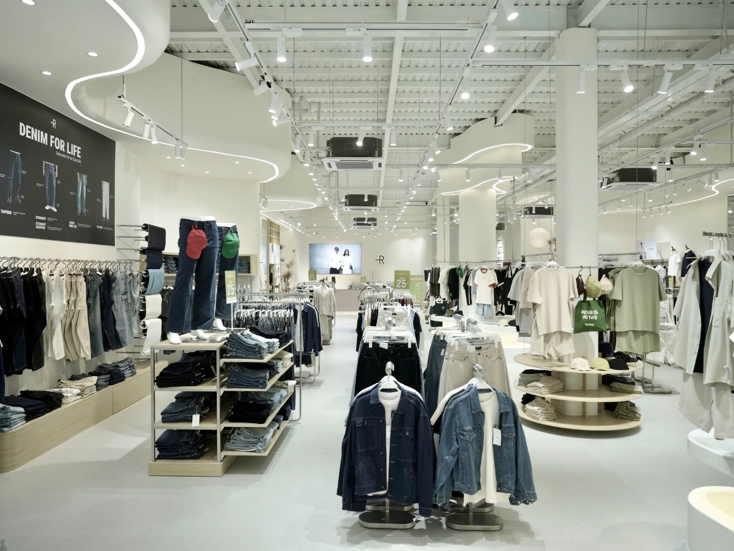 Routine khai trương New Flagship Store gần 1000m2 tạo lạc tại Trung T&acirc;m G&ograve; Vấp - Khẳng định sức n&oacute;ng trong ng&agrave;nh thời trang- Ảnh 3.