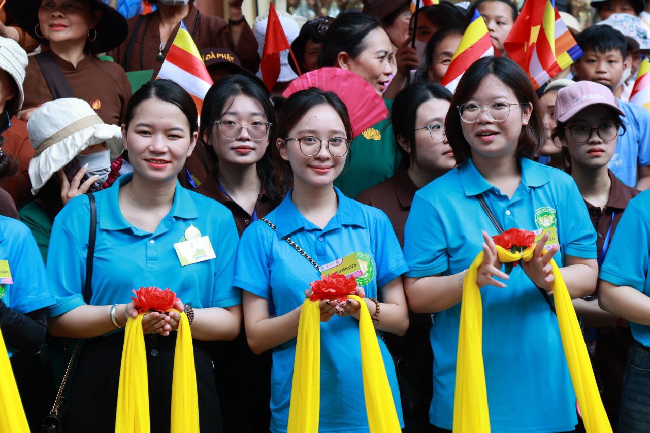 Toàn cảnh ngày rước xá lợi Phật về Chùa Quán Sứ ở Hà Nội- Ảnh 64.