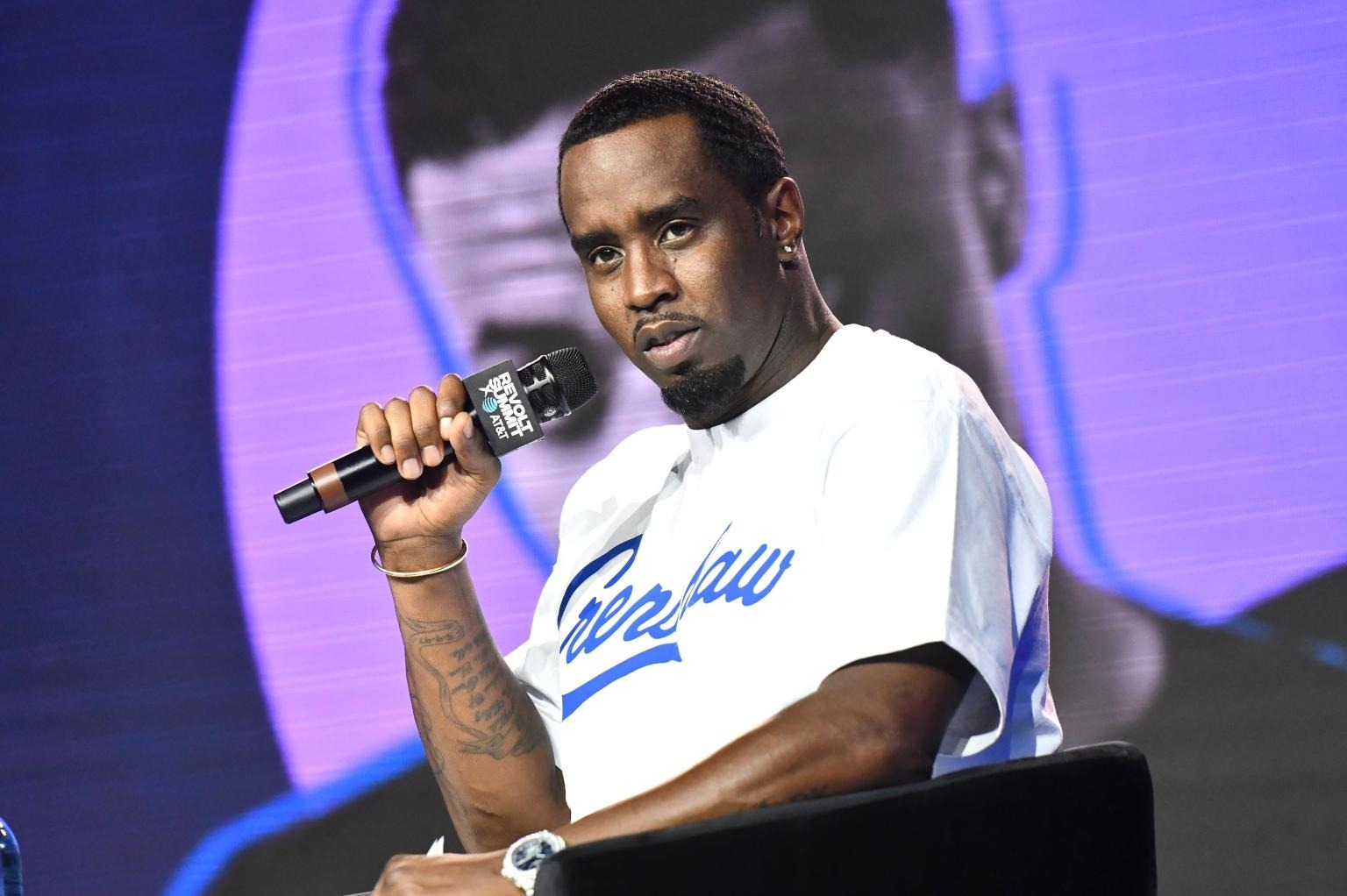Nóng nhất hôm nay: Diddy bị đưa ra xét xử, lời khai về trò biến thái của ông trùm với bạn gái cũ gây sốc- Ảnh 1.